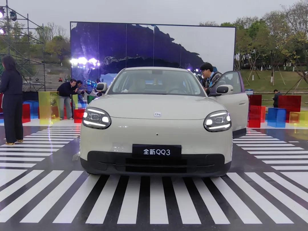 纯电代步小车上新，一口价5.89万起，续航420公里，吉利星愿慌不慌？