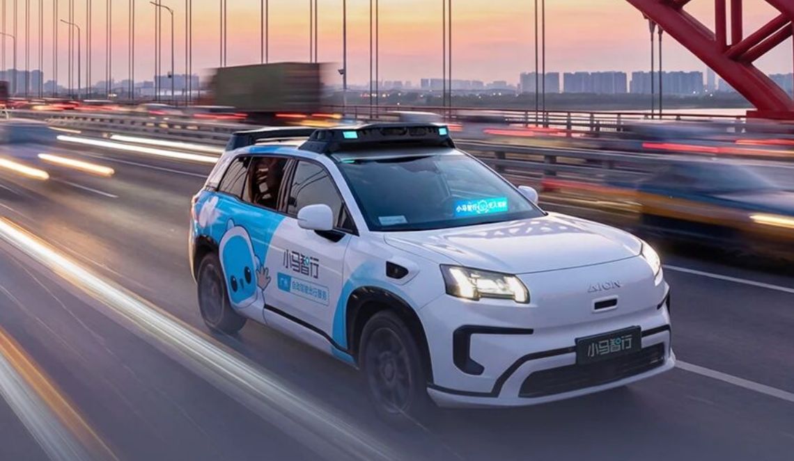 总营收破6亿、Robotaxi增超1倍！Robotaxi“双雄”齐晒2025年成绩单！小马智行王皓俊：拐点已至