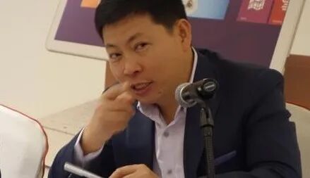 余承东发飙，怒骂手下审美太差