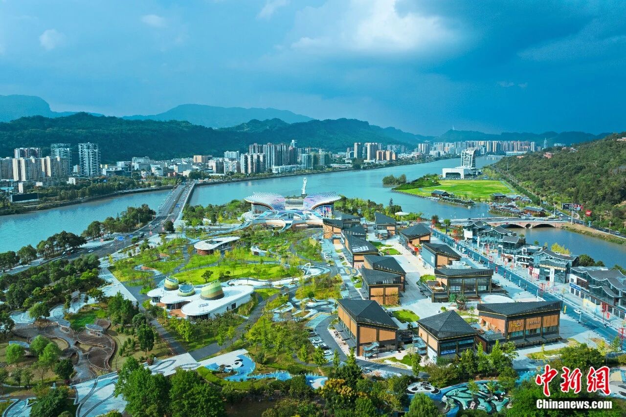 雅安市熊貓綠島文旅特色消費街區。雅安市文廣體旅局 供圖