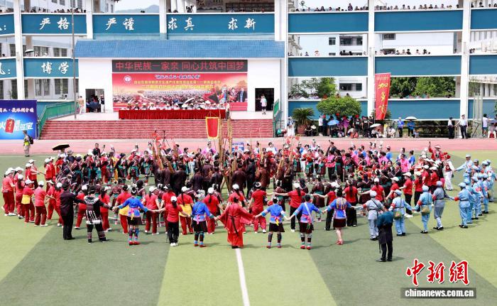 圖為民俗表演現場。龔普康 攝