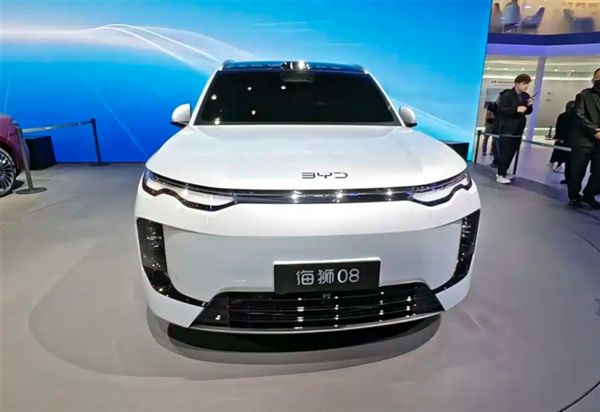 首款闪充插混旗舰SUV！比亚迪海狮08北京车展首发：纯电续航900km