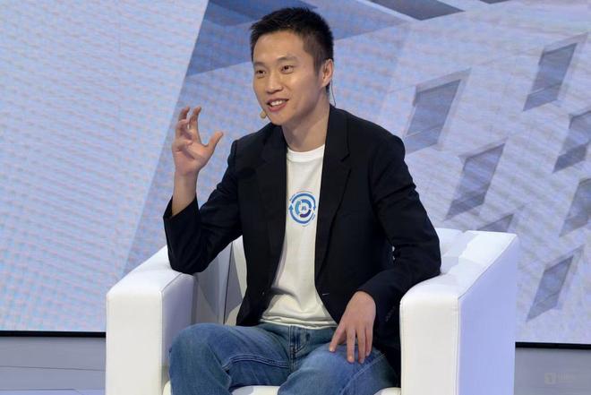 对话 Momenta CEO曹旭东：自动驾驶是物理AI的序章