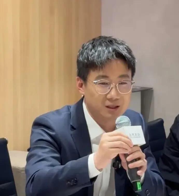 李想称L9比大众ID.ERA 9X领先两代，上汽大众高管：理想仅价格和营销领先