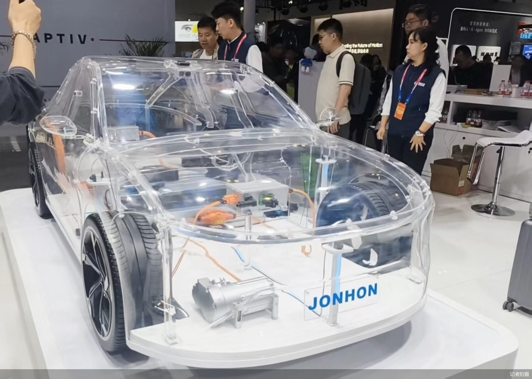 中航光电高压连接器产品2025年市占率突破30%