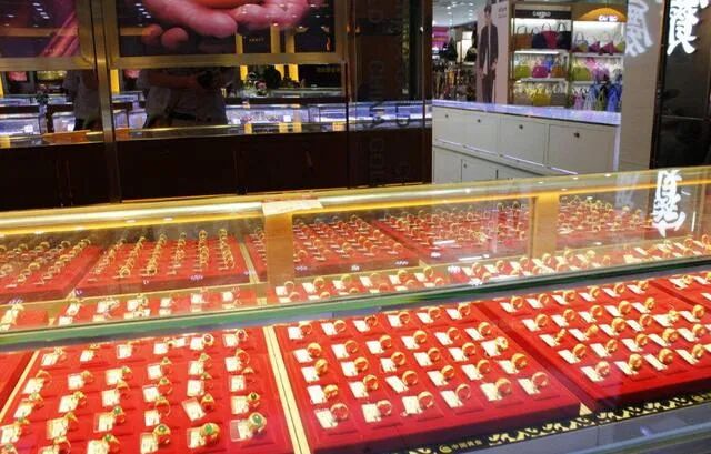 黄金投资持续升温：一季度金条消费量增 46.40%，黄金 ETF 飙涨 114.88%