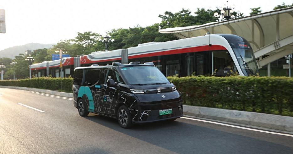 文远知行第一季营收1.1亿：亏3.9亿 运营1300辆Robotaxi