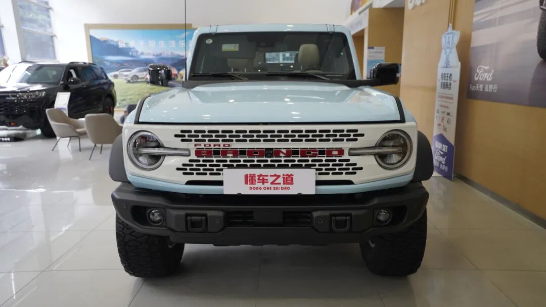 经典美系硬派SUV，2.3T四缸+10AT，它的越野能力，国产方盒子都得学习！