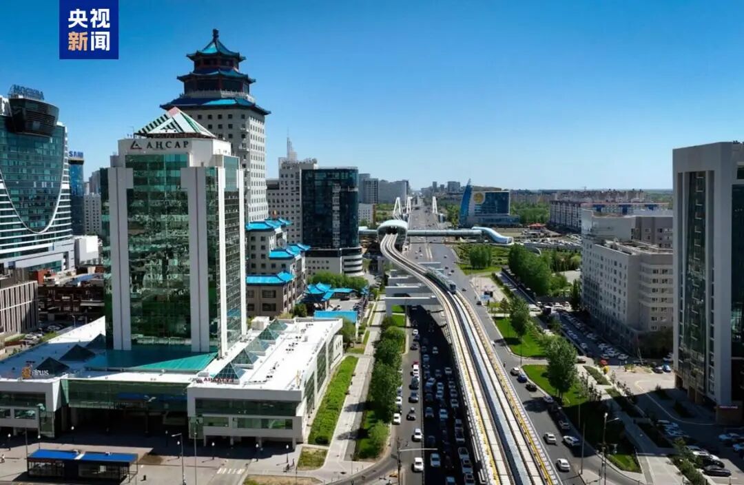 中企承建的阿斯塔纳轻轨投入运营