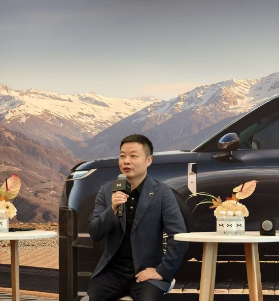 何小鹏：国内车企如果还按旧模式卖车，会陷入类似手机行业的困境，用户换车意愿降低