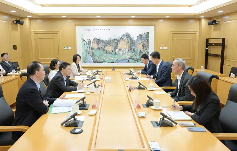 廖岷会见美国科恩集团高级顾问艾伦