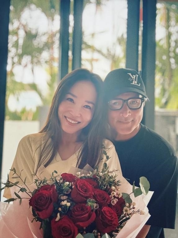 金钟视帝李铭顺领证17周年送DR，深情告白妻子范文芳
