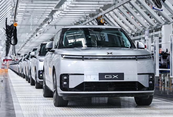 何小鹏：小鹏Robotaxi已公开路测，三季度在广州启动载客示范运营