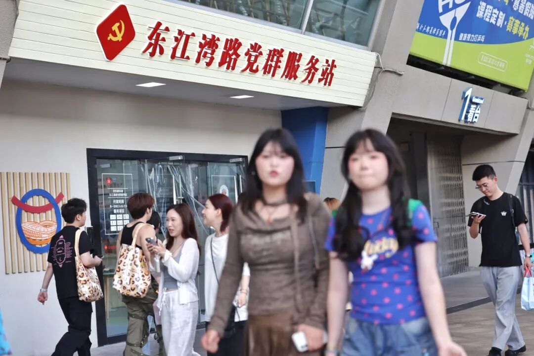 知名歌手上海开唱，一间小屋意外爆火，歌迷狂赞