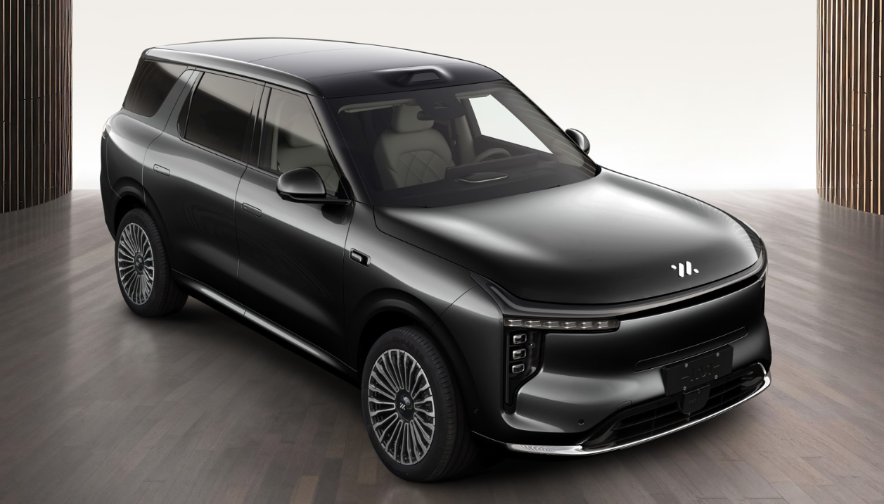 智己 LS8 纯电版 SUV 完成申报，增程版 24.98 万元起