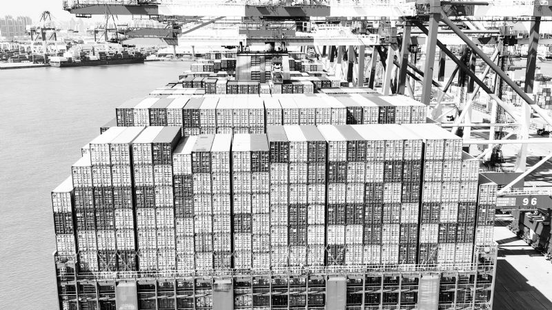 中国外贸前5月延续稳中有进态势 货物贸易进出口总值20.68万亿元