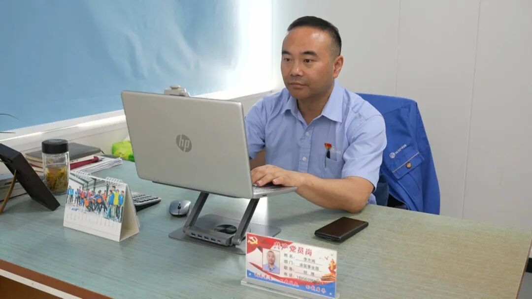 代表风采 | 李方鸿：向“老大难”亮剑 为产业工人发声
