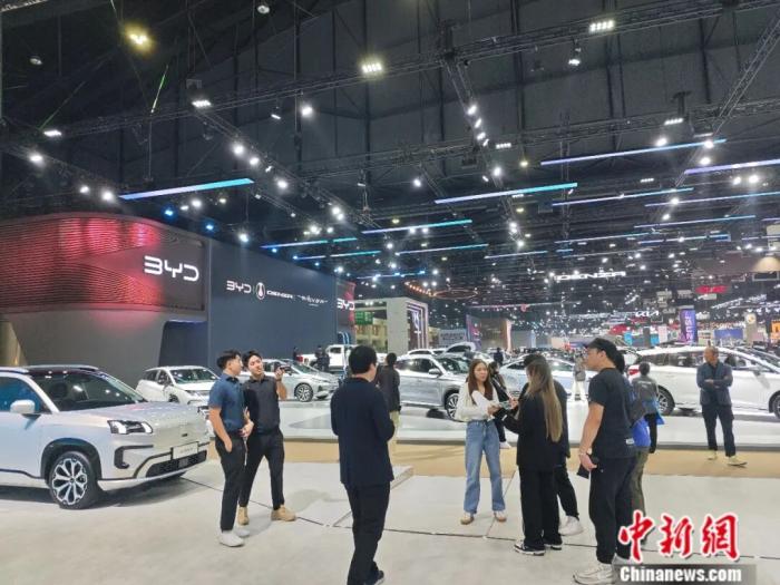 东西问丨素罗·桑尼：中国新能源汽车为何能与东南亚发展需求“同频”？