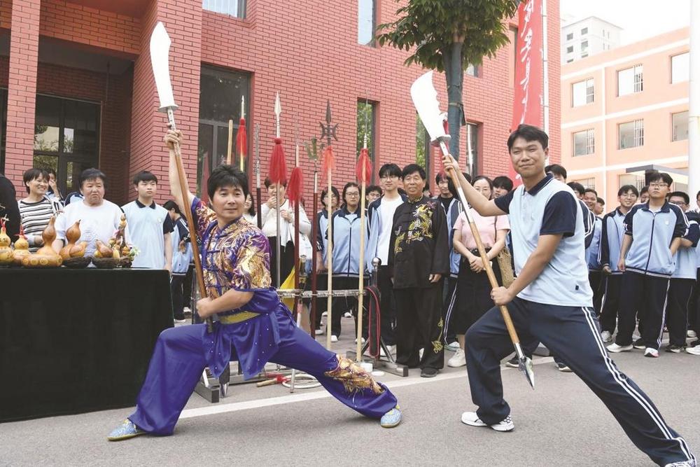 非遗文脉赋能青春成长