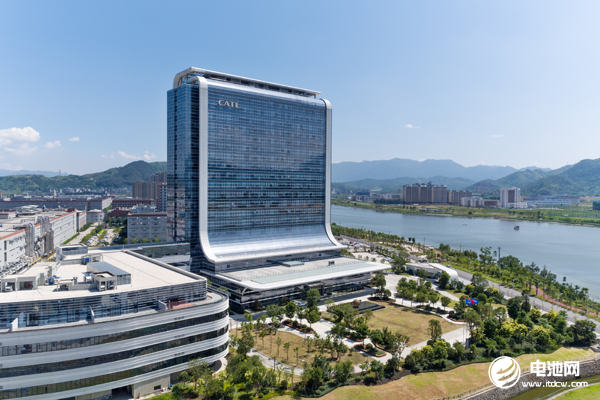 宁德时代电池“借壳”落地美国！百亿级子公司再落福建厦门