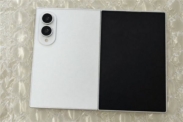 三星首款阔折叠Galaxy Z Fold8定档7月：对标华为Pura X Max