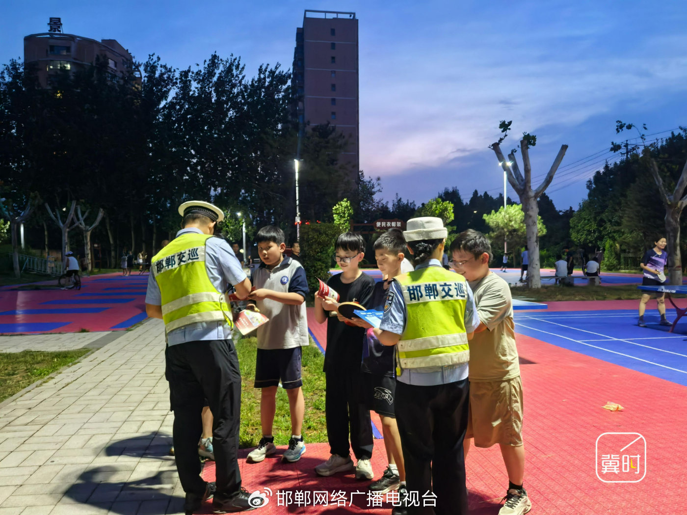 广平：夜间宣传护平安 筑牢暑期出行交通安全防线