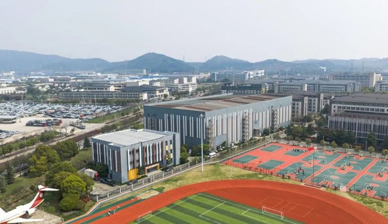影棚設在無錫城市職業技術學院校園內。錢橋街道供圖