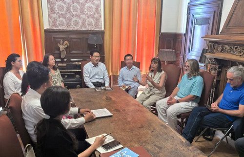 驻马赛总领事何有麟主持召开“共享中国发展机遇”首场对接会