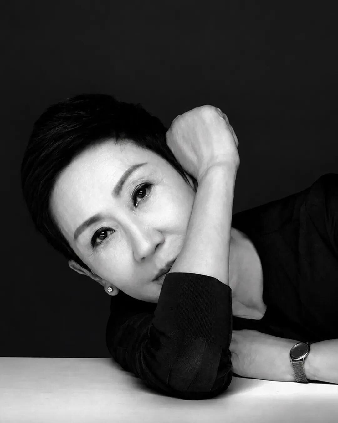 施南生去世，前夫徐克深夜回应，林青霞、成龙、舒淇、甄子丹、李冰冰等发文悼念