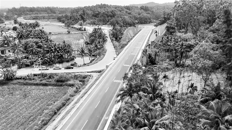 我国首个出口车辆定型道路试验基地正式运行