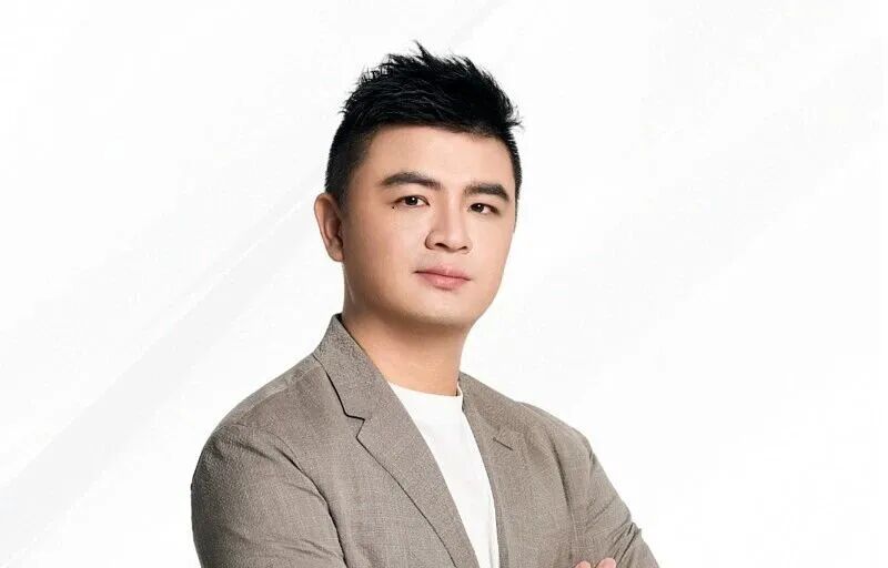 珀莱雅“二代”接任花知晓董事长