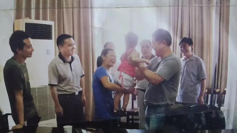 16年前他跳江救下的女孩，今年考上了北京大学！