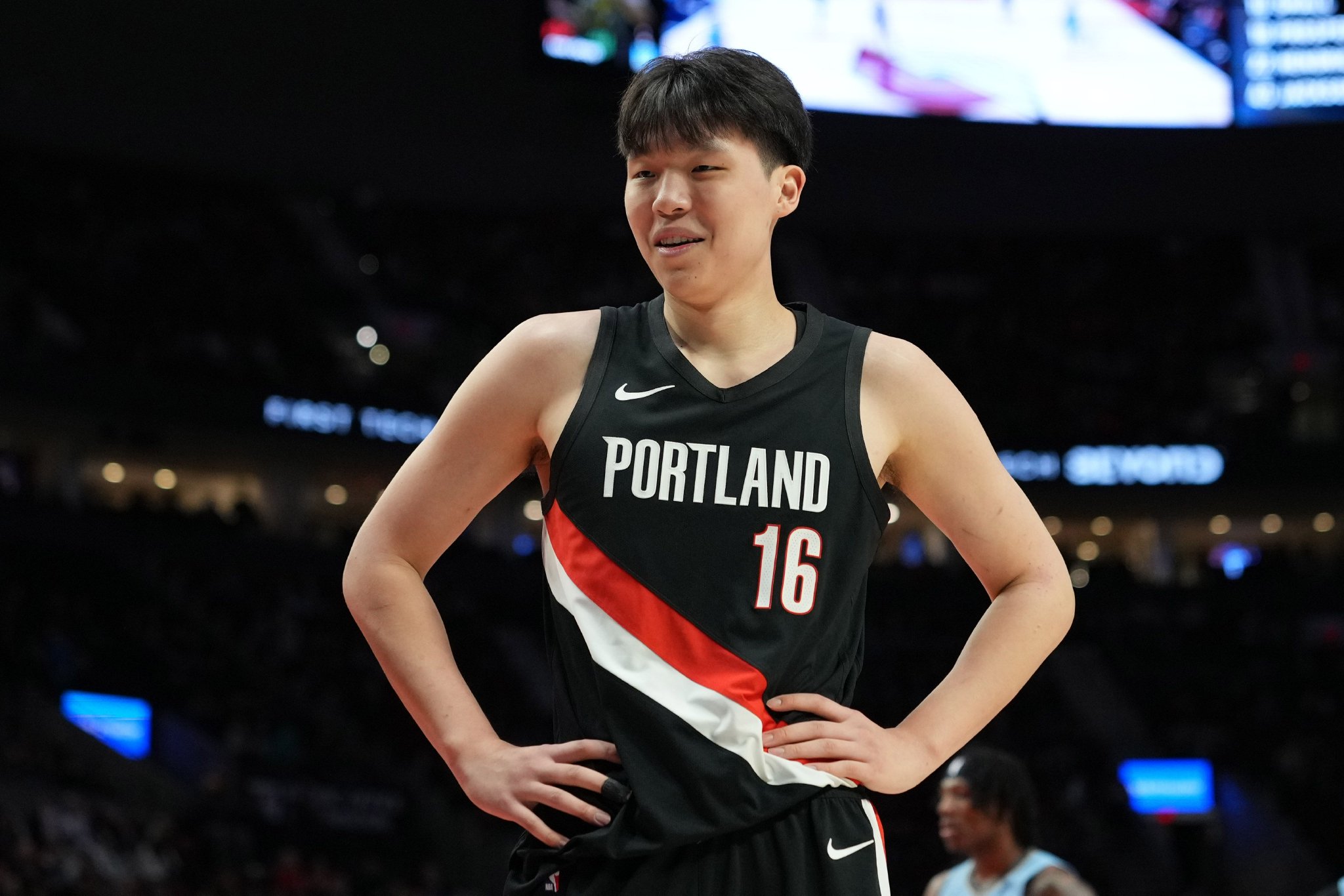 奥登：我认为如果杨瀚森能够慢下来 他将会很出色