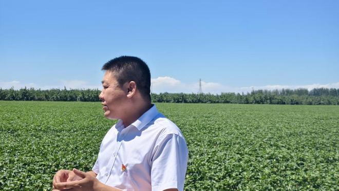 银行人驻村下沉一线！拆解普惠金融十大破局路径：不押房子押“品种权”，不看报表看“苹果”