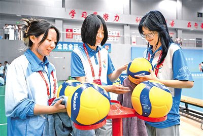 青春力量闪耀十六运