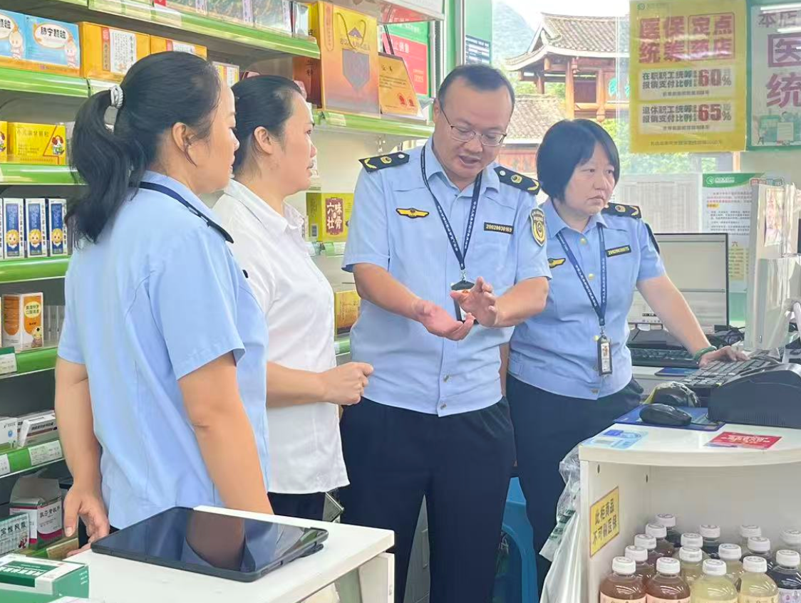 飞行检查亮剑 广西柳州市市场监管局开展药品零售企业飞行检查