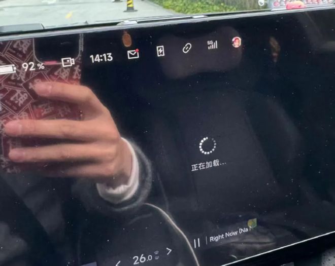 用不了4G网的老车们，正在被车企抛弃。