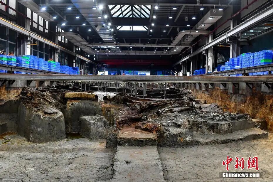 位於陽江市的廣東海上絲綢之路博物館，安置在館內的「南海I號」桑治代沉船。中新社記者 陳驥旻 攝