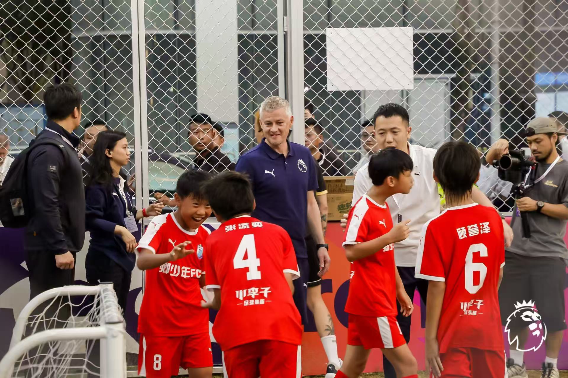 曼联传奇球星亲临现场！英超Premier League Live中国首秀点亮上海夜间消费新场景
