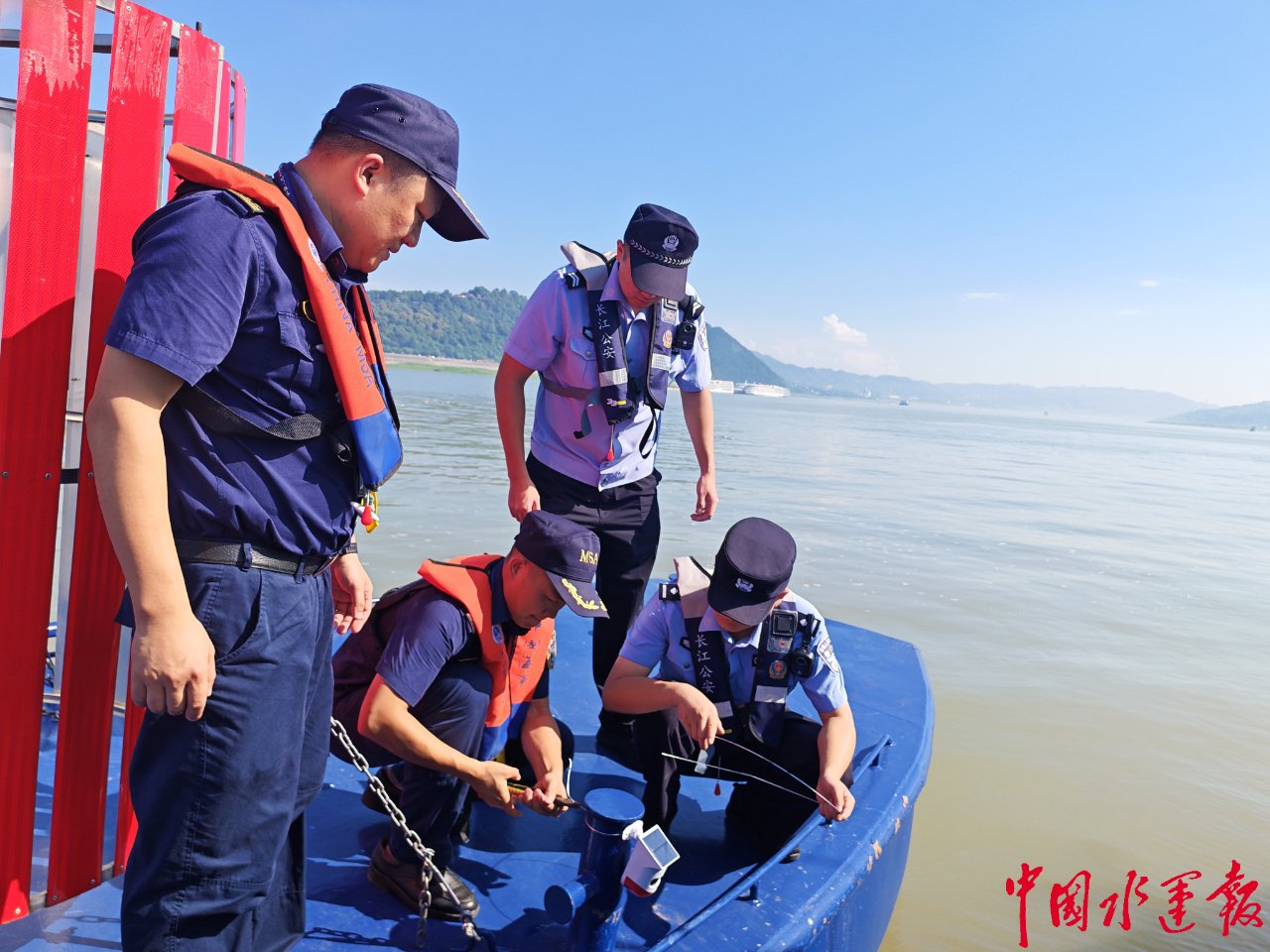 重庆丰都海事处联合多部门安装语音报警器 防范涉水活动风险