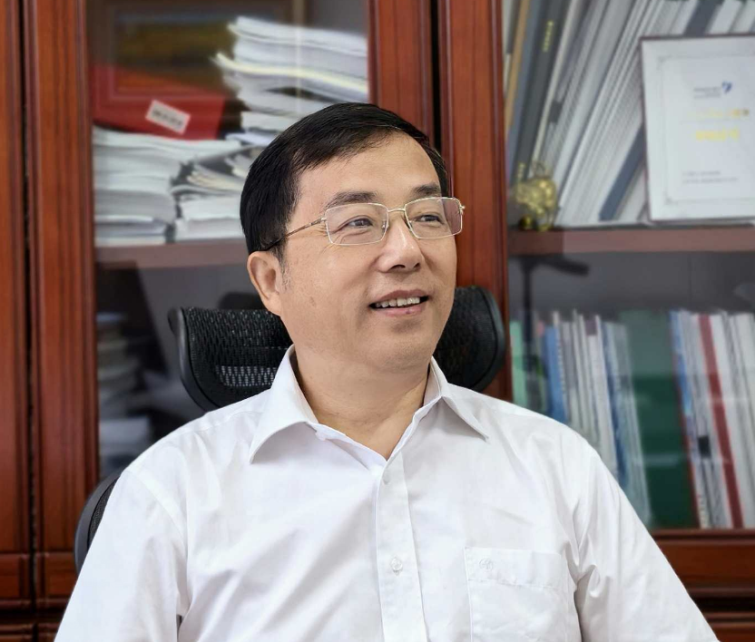 卢毅:借鉴长江经济带发展经验 构筑汉湘桂纵向通道经济带 卢毅:借鉴长江经济带发展经验 构筑汉湘桂纵向通道经济带