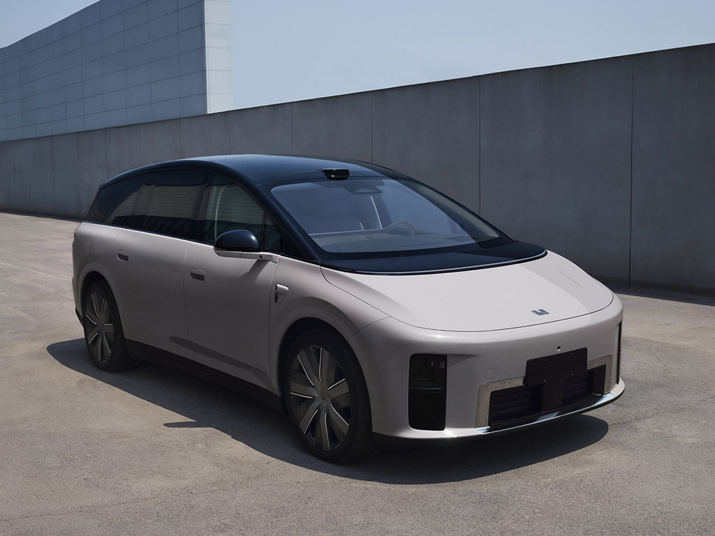 理想汽车 8 月交付 37679 辆，9 月发布新一代理想 MEGA、理想 i9