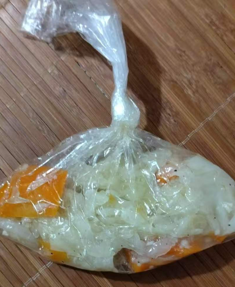 ▲羁押中心饮食（受访者供图）