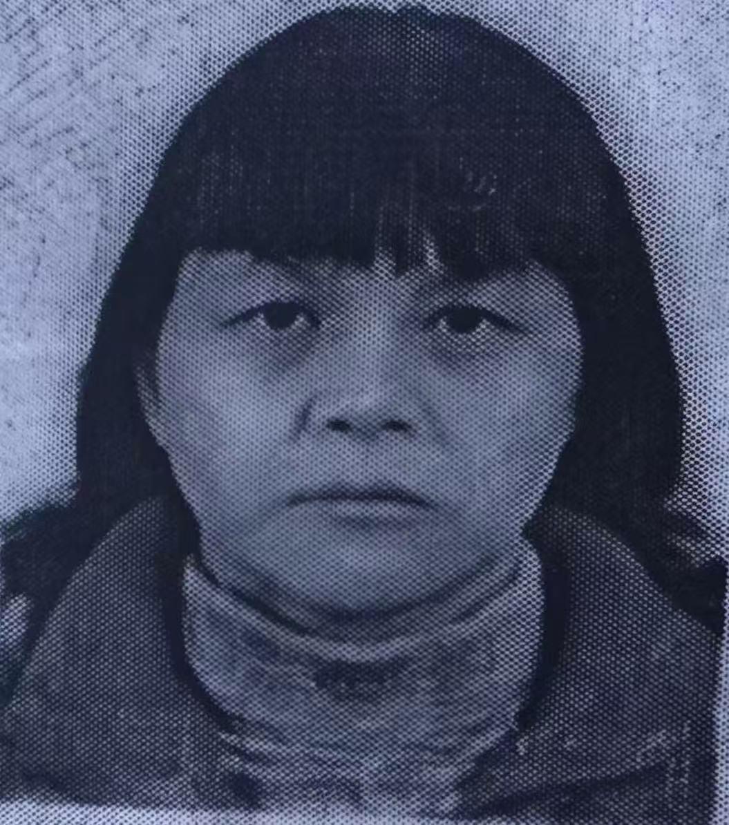 “梅姨”真人照首次曝光 系2010年登记照