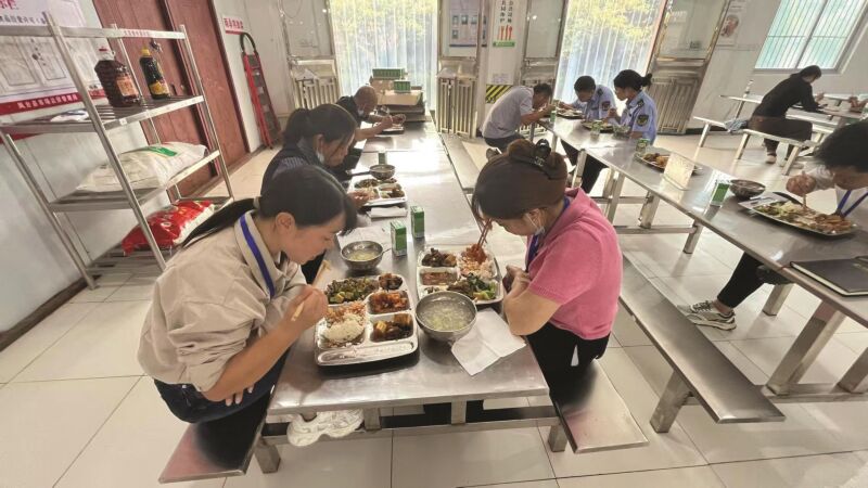 孩子在校吃得怎么样?家长亲自来验货 孩子在校吃得怎么样?家长亲自来验货