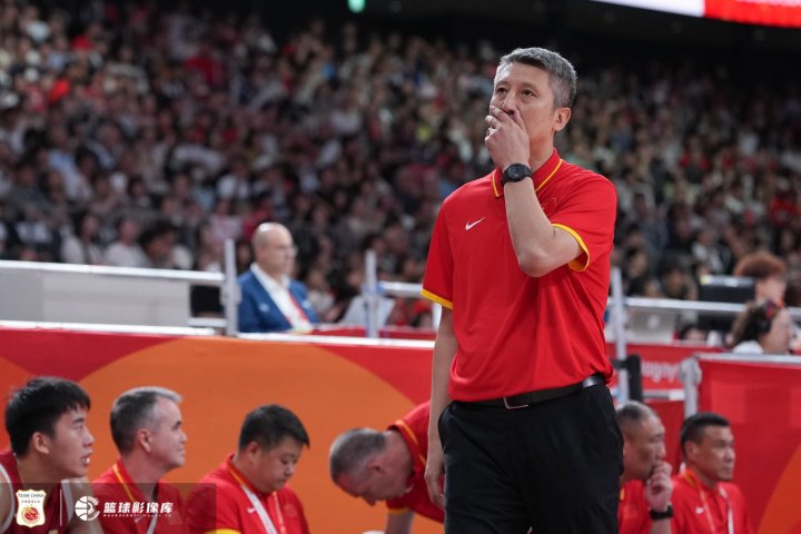 杨毅：杜锋杨鸣都不可能接手男篮 国内教练里没有能接郭士强的