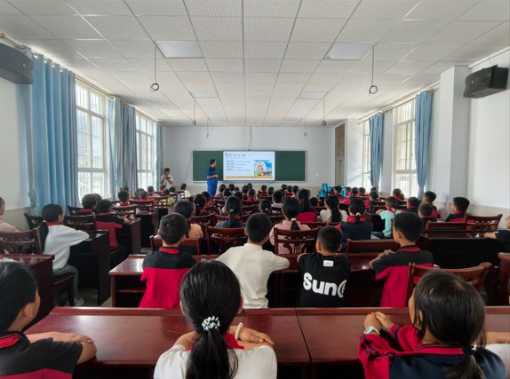 万名工程师进课堂 企校共筑青春强国梦 万名工程师进课堂 企校共筑青春强国梦