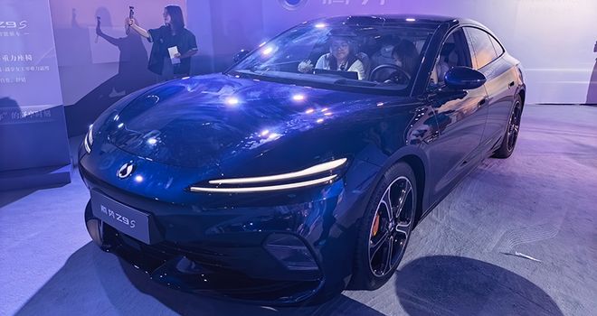 腾势Z9S 25.58万起售！搭载AI智能体，纯电续航1100公里
