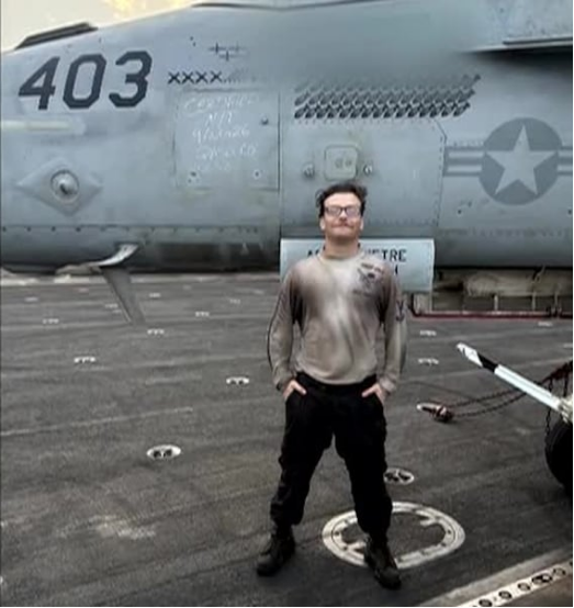 美“林肯”号一水手回到加州后发现被“偷家”了：车辆失窃、公寓遭盗窃