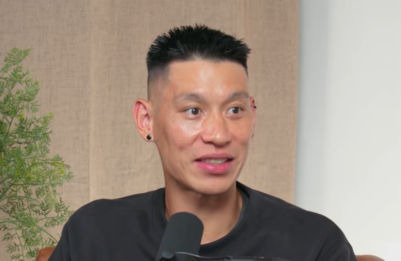 林书豪回忆CBA趣事：在客场吃饭时 好几人突然端上来一整只烤全羊